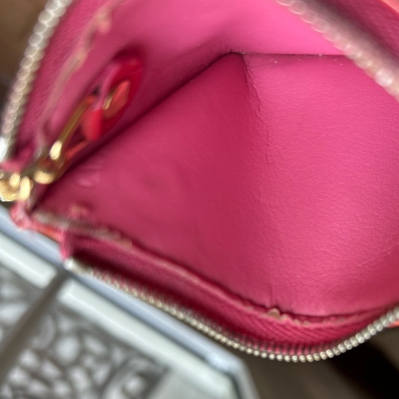 💯% Auth. Louis Vuitton Key Cles Vernis red - Picture 16 of 17